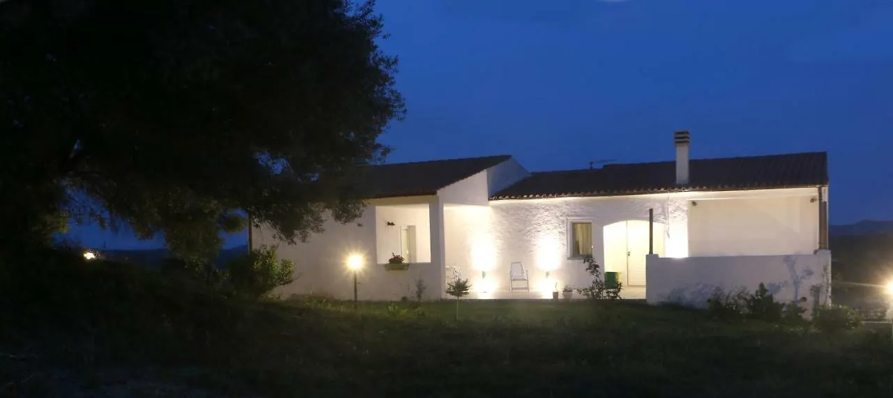 Bed & Breakfast Bnb Anacleto Bassacutena